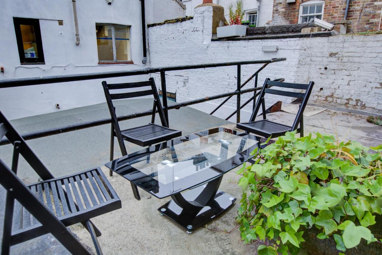 Studio With A Large Toilet And A Separate Room Budget Price Central London Exterior photo